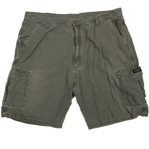 Wrangler Mens Cargo Shorts Olive Green Cotton Authentic Issue Size 40 x 9.5